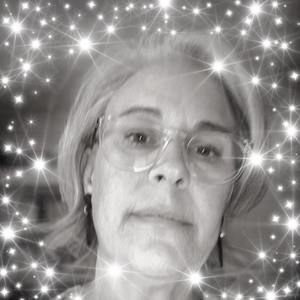 Meet your Posher, Simone